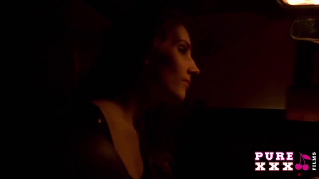 Девушка не стесняется скакать на члене перед веб камерой - #1