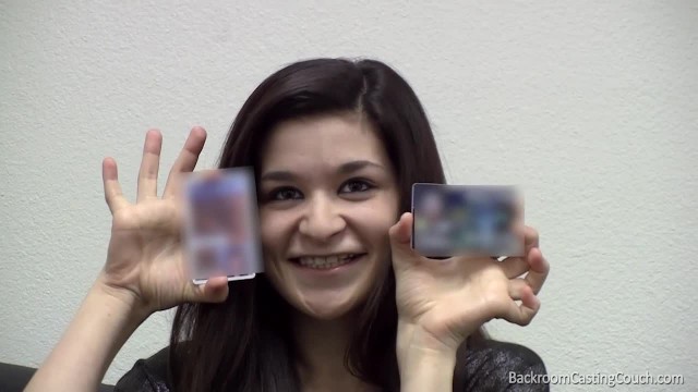 Брюнетка на кастинге получила член промеж ног - #1